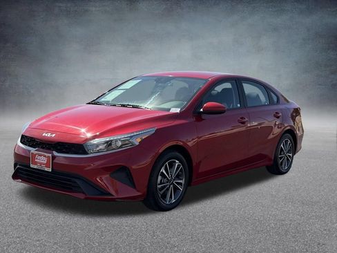 Used 2024 Kia Forte LXS FWD image 8