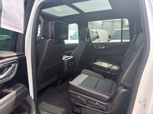 Certified 2023 Chevrolet Suburban Premier w/ Advanced Technology Package AWD/4WD image 34