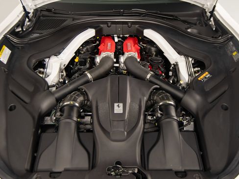 Certified 2026 Ferrari Roma Spider RWD image 36
