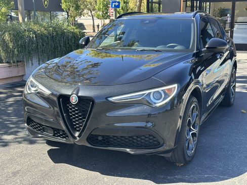 Used 2023 Alfa Romeo Stelvio Veloce AWD/4WD image 4