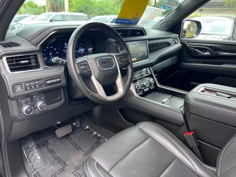 Used 2024 GMC Yukon XL Denali AWD/4WD image 30