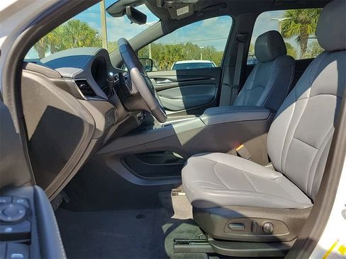Used 2022 Buick Enclave Essence image 17