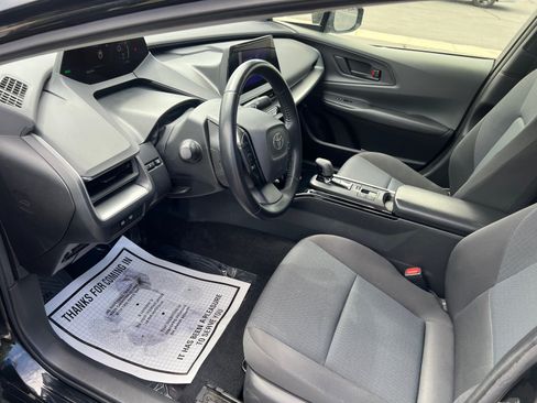 Used 2024 Toyota Prius LE FWD image 10