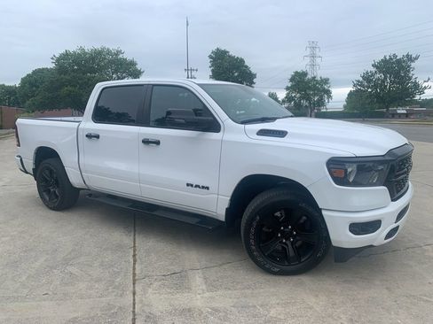 Used 2023 RAM 1500 Big Horn AWD/4WD image 4