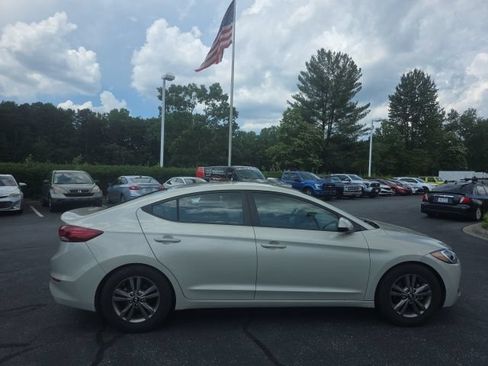 Used 2018 Hyundai Elantra SEL FWD image 9