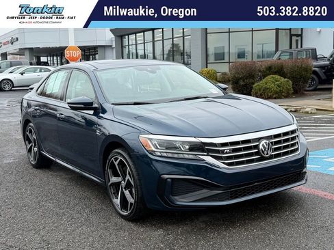 Used 2020 Volkswagen Passat 2.0T R-Line image 1