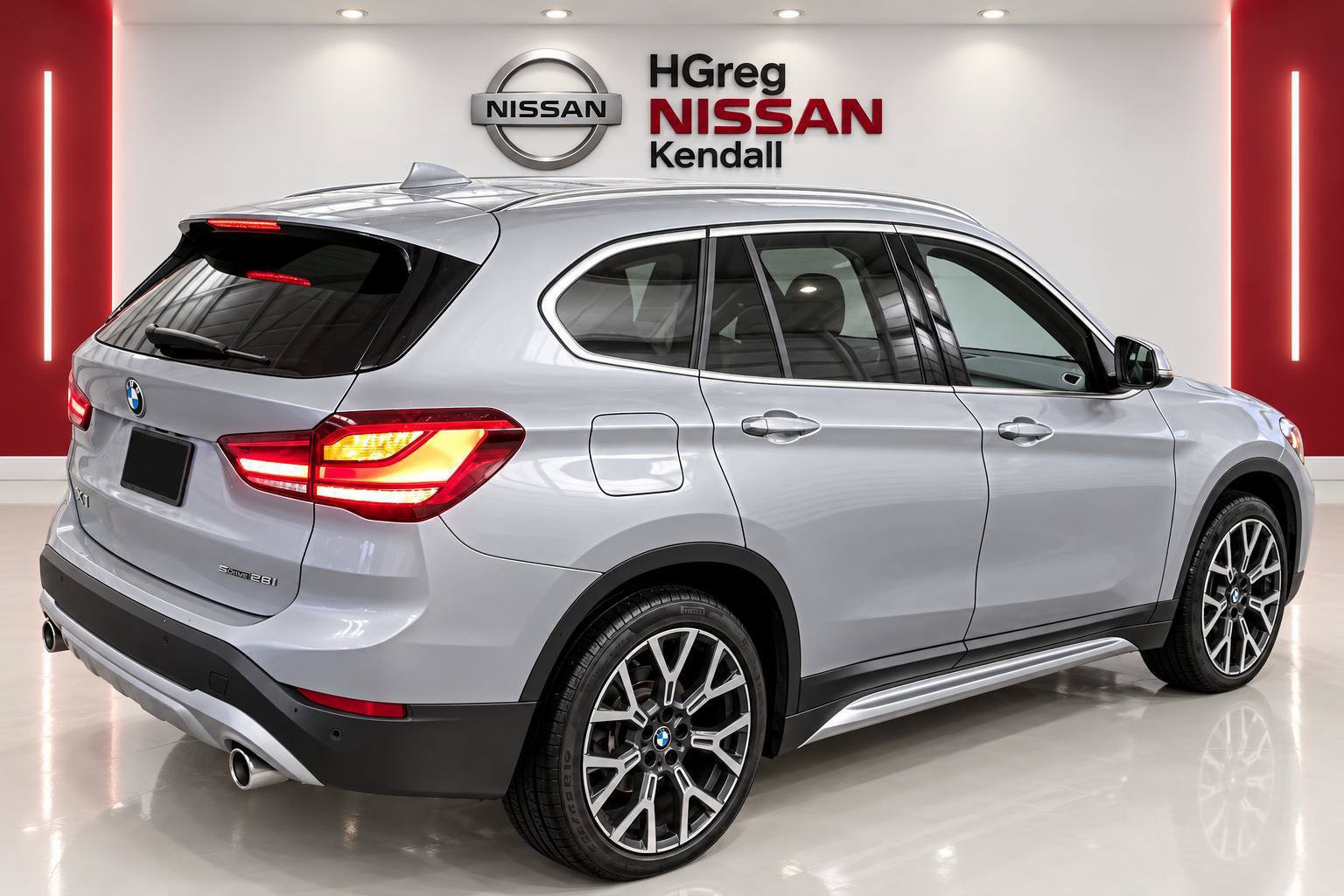 Used 2021 BMW X1 sDrive28i w/ Convenience Package FWD image 4