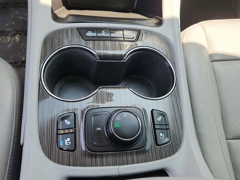Certified 2020 GMC Acadia SLT w/ Driver Alert Package II FWD image 32