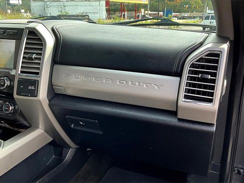Used 2017 Ford F250 Lariat w/ Lariat Ultimate Package image 16