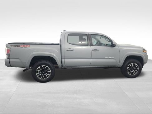 Used 2020 Toyota Tacoma TRD Sport image 4