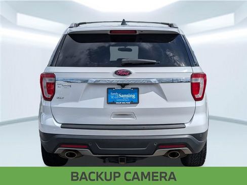 Used 2018 Ford Explorer XLT FWD image 4