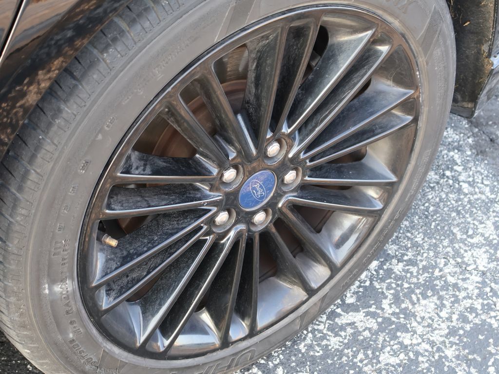 Used 2016 Ford Fusion SE w/ Equipment Group 202A FWD image 26