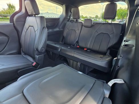New 2025 Chrysler Pacifica Select image 22
