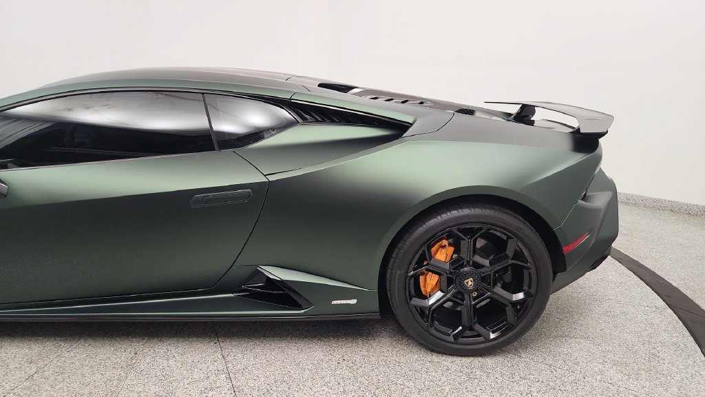 Used 2023 Lamborghini Huracan Tecnica RWD image 19