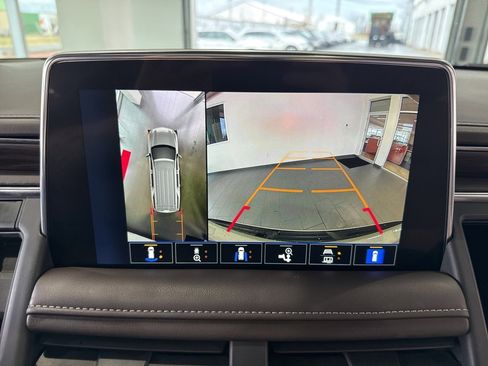 Used 2023 Chevrolet Tahoe Z71 w/ Luxury Package image 31