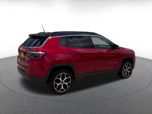 Used 2025 Jeep Compass Limited AWD/4WD image 12
