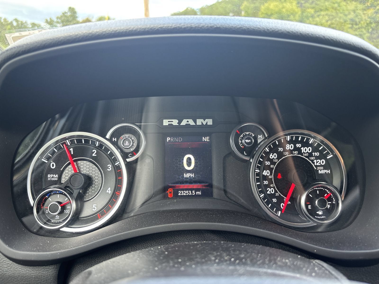 Used 2024 RAM 3500 Tradesman w/ Chrome Appearance Group AWD/4WD image 18