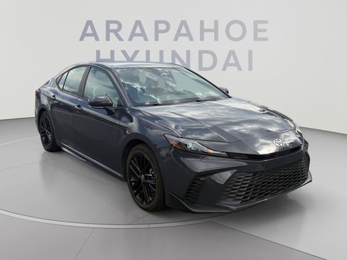 Used 2025 Toyota Camry SE FWD image 7