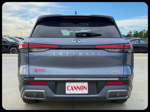 Used 2023 INFINITI QX60 Sensory w/ Vision Package FWD image 15