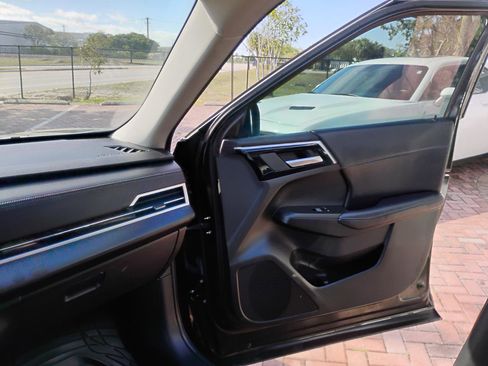 Used 2023 Mitsubishi Outlander SE image 50