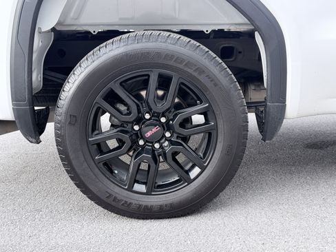 Used 2024 GMC Sierra 1500 Elevation image 12
