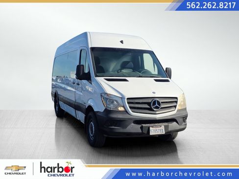 Used 2015 Mercedes-Benz Sprinter 2500 image 1