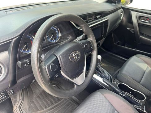 Used 2019 Toyota Corolla LE FWD image 3