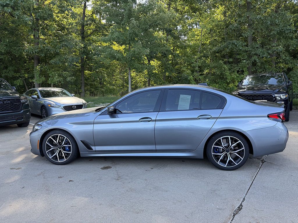 Used 2021 BMW M550i xDrive w/ Premium Package AWD/4WD image 2