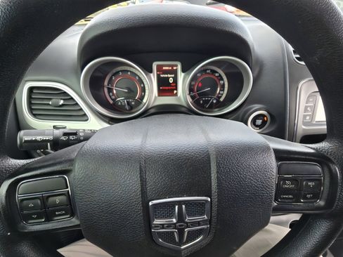 Used 2020 Dodge Journey SE w/ Blacktop Package image 9