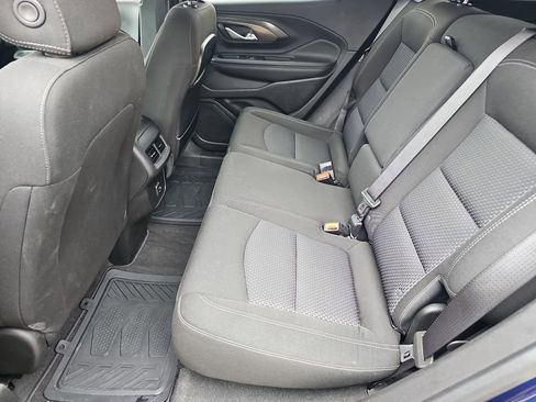 Used 2022 GMC Terrain SLE w/ Driver Convenience Package image 17