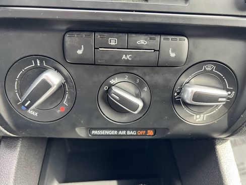 Used 2014 Volkswagen Jetta SE FWD image 32