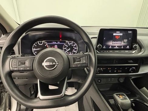 Used 2024 Nissan Rogue S FWD image 19