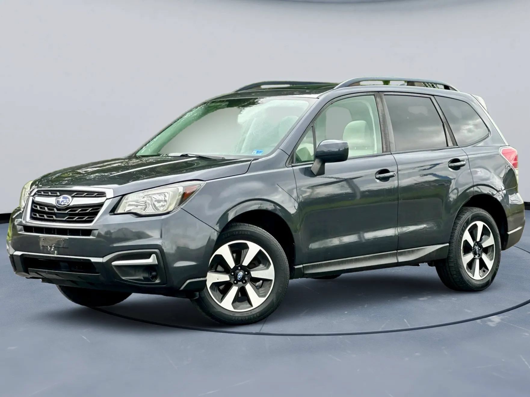 Used 2017 Subaru Forester 2.5i Premium w/ Popular Package #2A AWD/4WD image 2