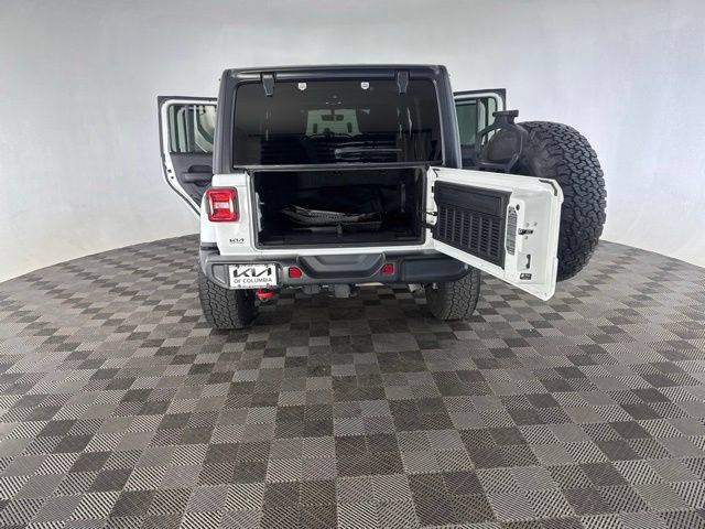 Used 2022 Jeep Wrangler Unlimited Rubicon w/ LED Lighting Group AWD/4WD image 17