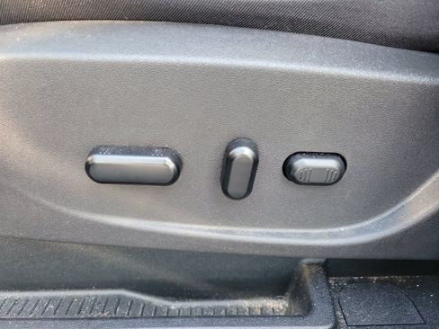 Used 2019 Ford Escape Titanium AWD/4WD image 25