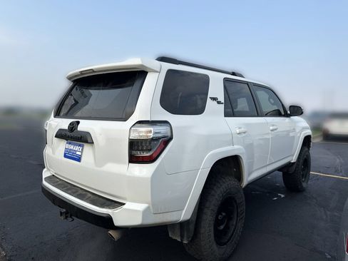 Used 2022 Toyota 4Runner TRD Off-Road Premium AWD/4WD image 3