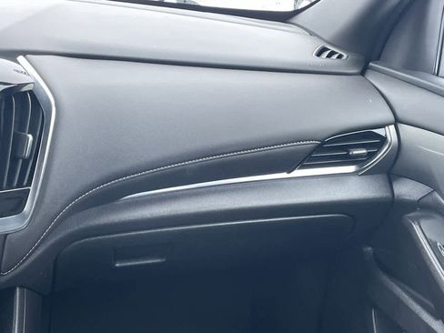 Used 2023 Chevrolet Traverse LT image 16