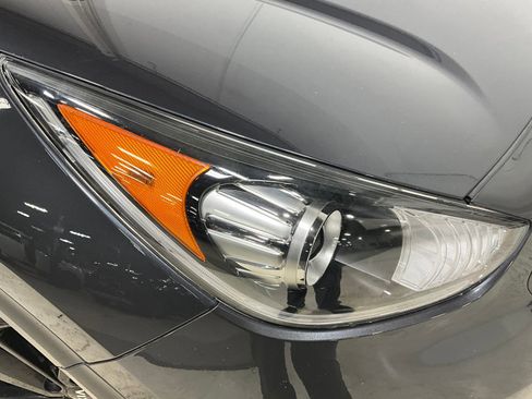 Used 2019 Kia Niro S Touring image 27