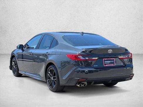 Used 2025 Toyota Camry SE FWD image 8