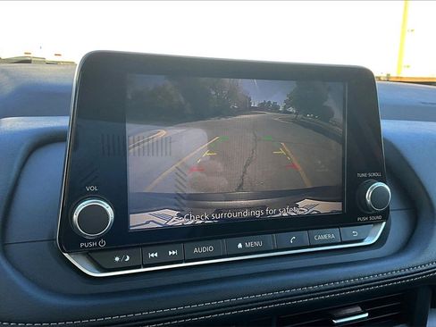 Used 2023 Nissan Rogue SV image 21