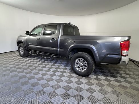 Used 2017 Toyota Tacoma SR5 w/ Tow Package AWD/4WD image 3