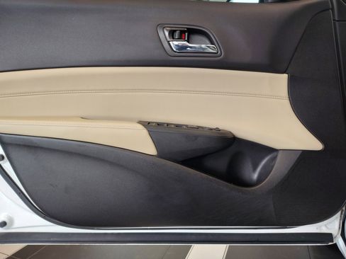 Used 2013 Acura ILX w/ Technology Package FWD image 25