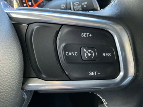 Used 2022 Jeep Gladiator Overland image 31