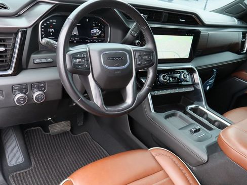 Certified 2025 GMC Sierra 2500 Denali Ultimate AWD/4WD image 12