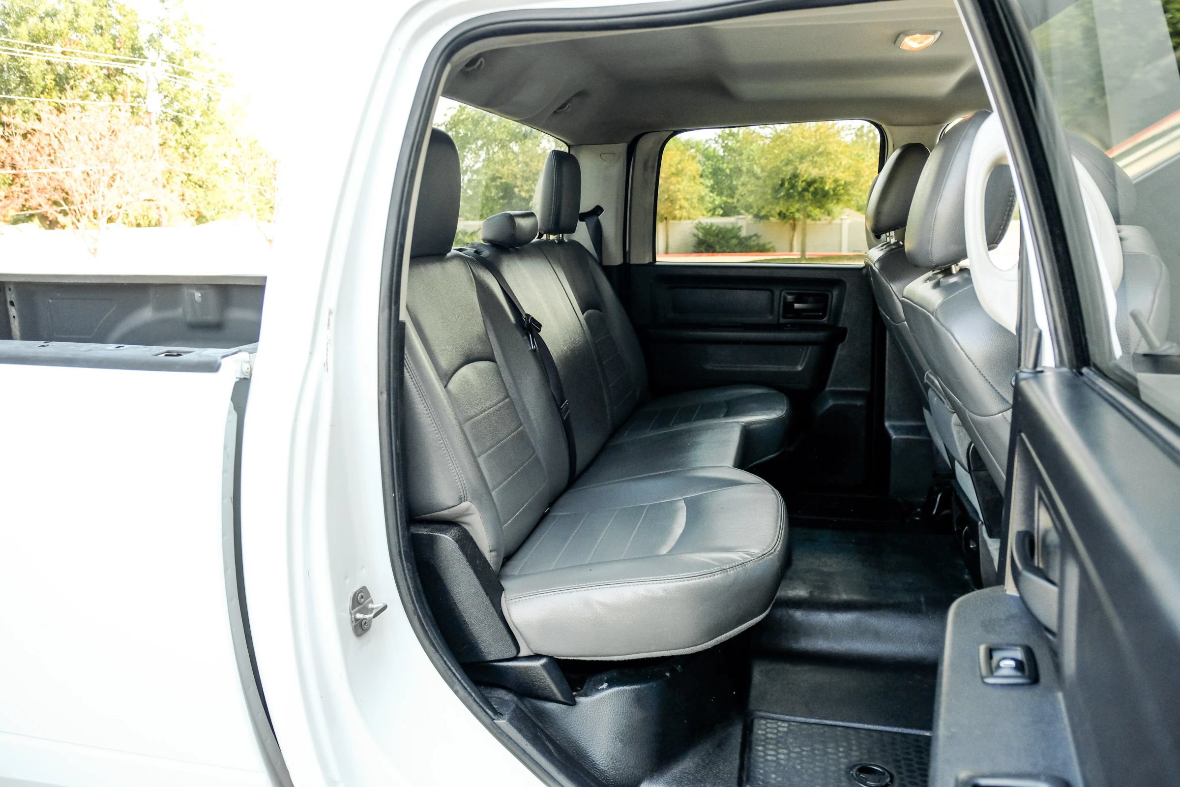 Used 2016 RAM 2500 Tradesman w/ Chrome Appearance Group RWD image 39