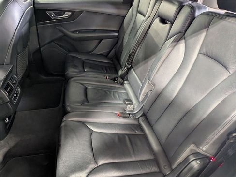 Used 2018 Audi Q7 3.0T Premium image 27