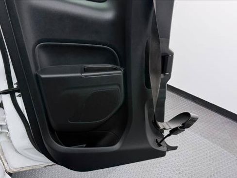 Used 2022 Chevrolet Colorado LT w/ Fleet Safety Package RWD image 18
