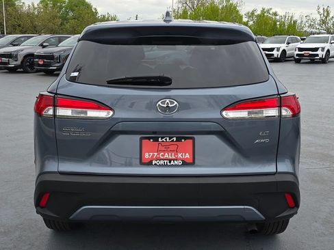 Used 2024 Toyota Corolla Cross LE AWD/4WD image 4