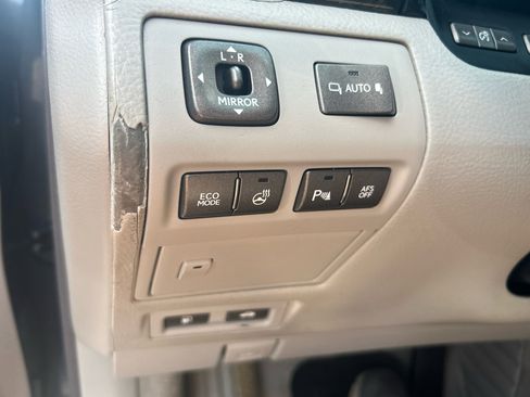 Used 2011 Lexus LS 460 image 28