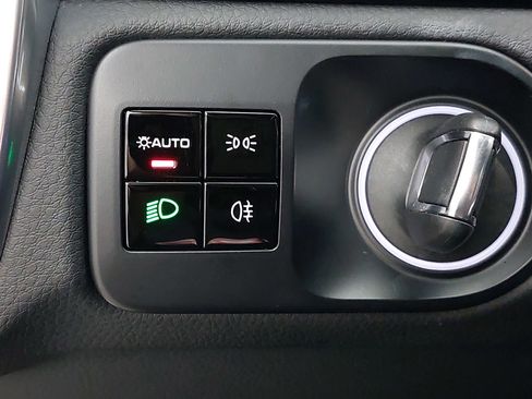 Used 2019 Porsche Cayenne image 28